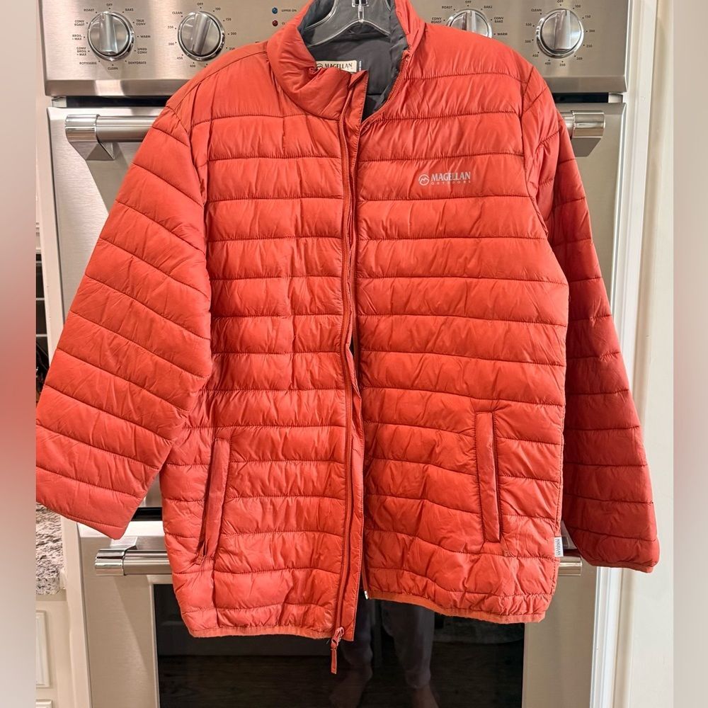 M40- Magellan Outdoors Orange Puffer Jacket Men’s Small